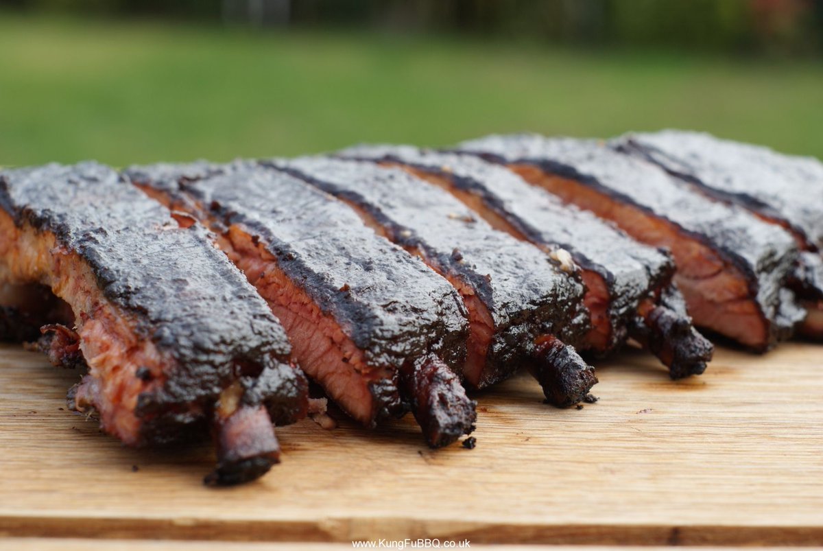 KungFuBBQ's tweet photo. Such a great Rib cook! BBQ29/17: Hang Fire St Louis-Style Spare Ribs - KungFuBBQ: https://t.co/dWLmVlEnbx Recipe by @hangfirebbq Ribs from @SherwoodFoods1 Cooked on @Weberbarbecues @WeberGrills with @GreenOliveFC https://t.co/LsuFzdbWSp