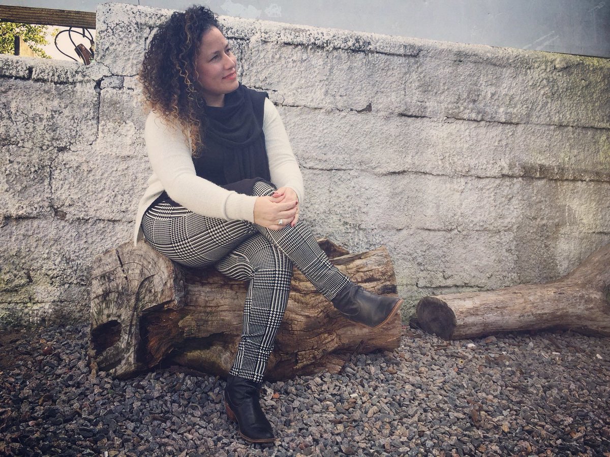 DANI_DOMI's tweet photo. “Nunca te rindas tratando de hacer lo que realmente deseas hacer. Donde hay amor e inspiración, nada te puede salir mal”
#DYSB #SOLA #INEDITO2018 🎬 https://t.co/kdpFWUYruj