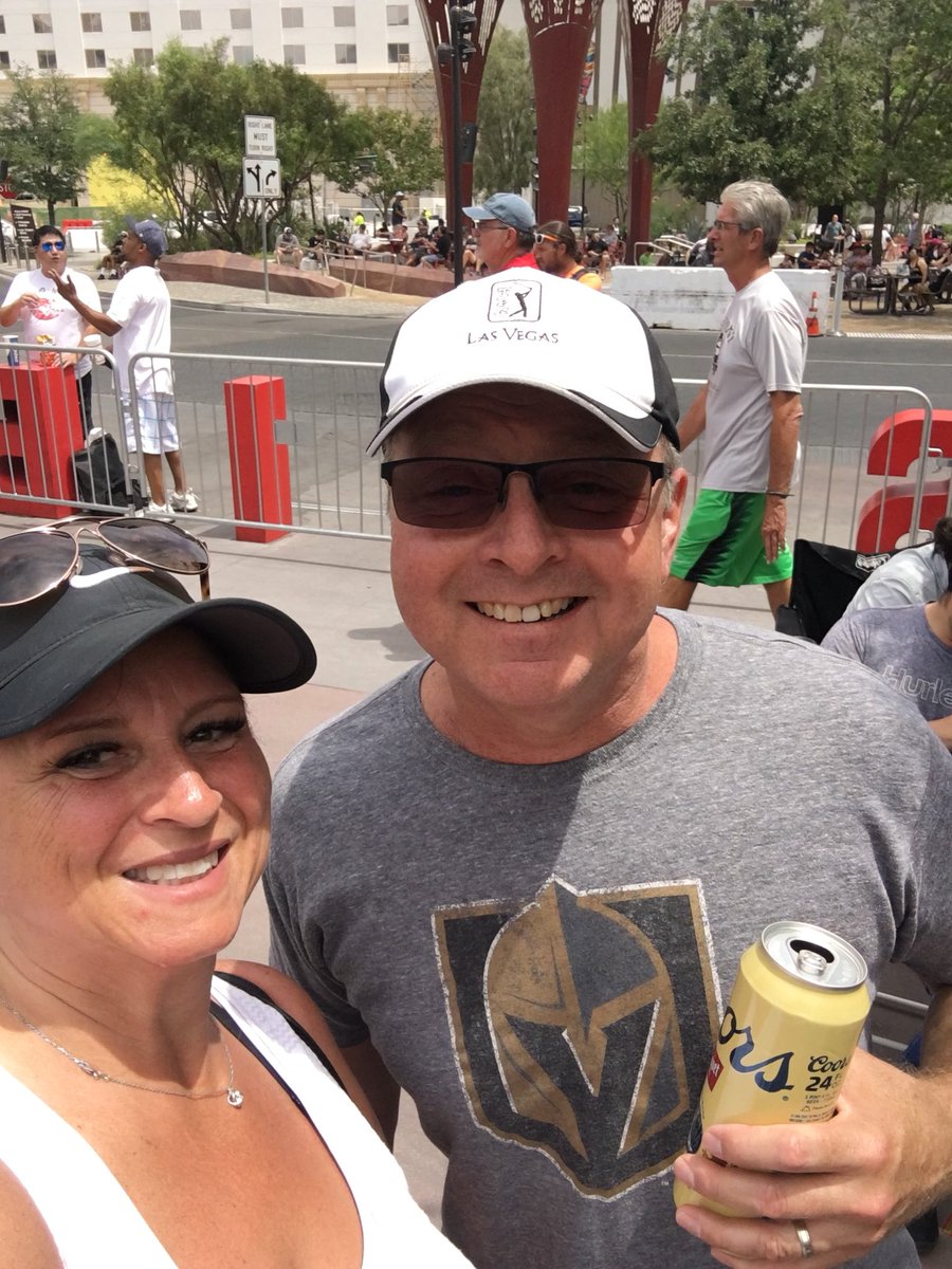 Dazsecret's tweet photo. #lasvegasknights#game5 #outdoorparty https://t.co/bIleB6TKfI