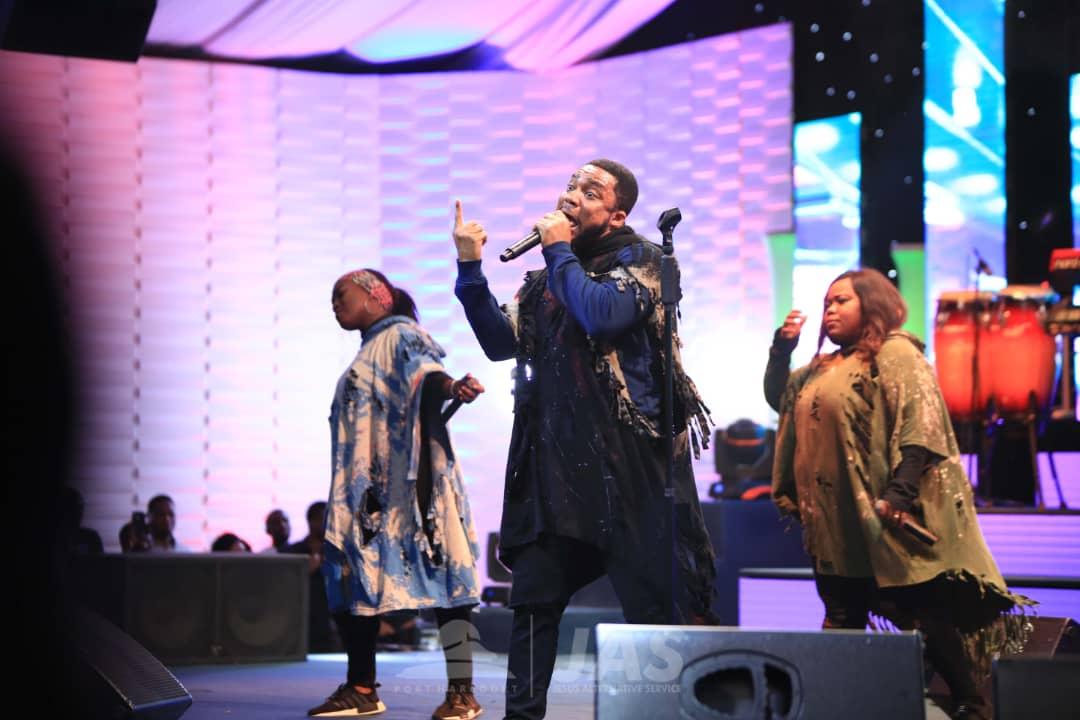 HOTRphc's tweet photo. Service still in progress

God is touching lives in an amazing atmosphere of Praise and worship.

Hope you are part of the service?

@timgodfreyworld 
#fearless 
#HOTRService https://t.co/sMyLPGy5Ec