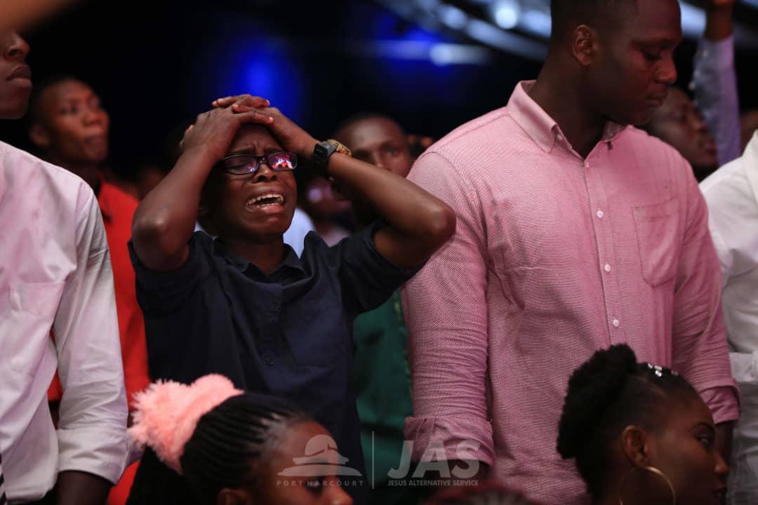 HOTRphc's tweet photo. Worship at the feet of your God.

Breakthroughs are happening in here.

@timgodfreyworld 
#fearless 
#HOTRService https://t.co/w5XDofMukq