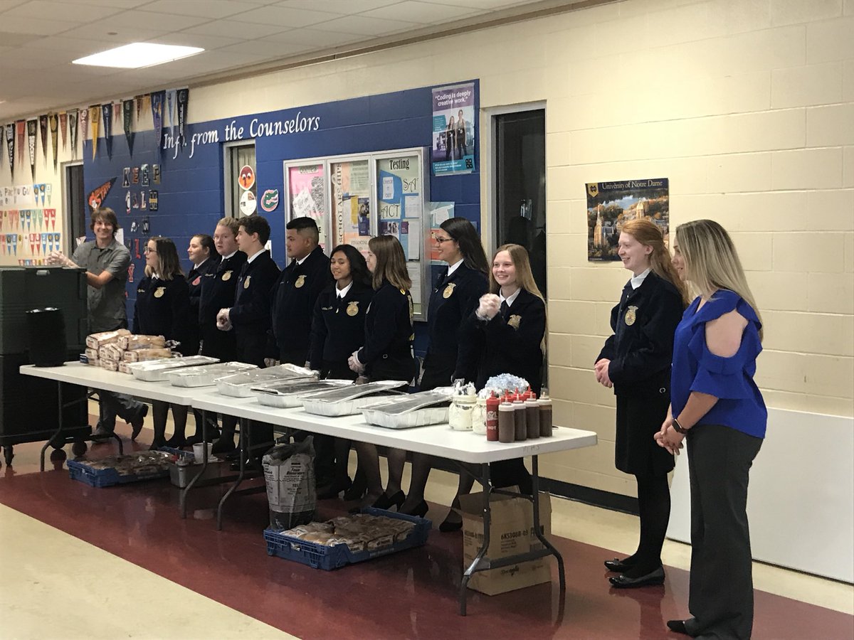 MoorePublicSch's tweet photo. 2018 FFA Awards Banquet - So Proud of these students and their teachers. https://t.co/tiQC94klge