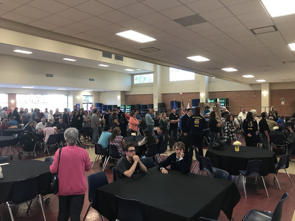MoorePublicSch's tweet photo. 2018 FFA Awards Banquet - So Proud of these students and their teachers. https://t.co/tiQC94klge