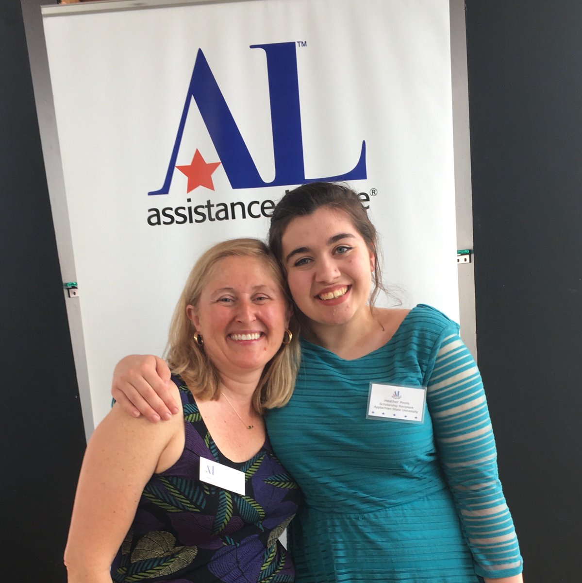 altriangle's tweet image. Have you seen any #artwork by Heather Poole?  She’s amazing!  Stop by @azresale to see one of her best works!  Thanks to Donna, our member who reached out to #Longleaf