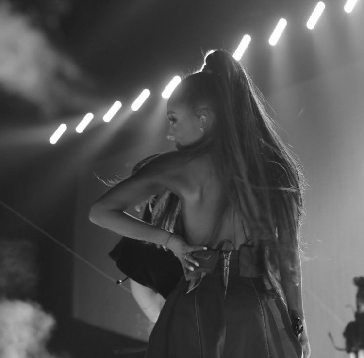 throwbackagb's tweet photo. Ariana posted this picture on Instagram 1 year ago today with the caption โDublin !!! I love you so so much. Thank you so much. You were so incredible and moving and loving. ๐น I canโt believe how beautiful you areeeee!โ (20th May 2017) https://t.co/DotiowJNKR