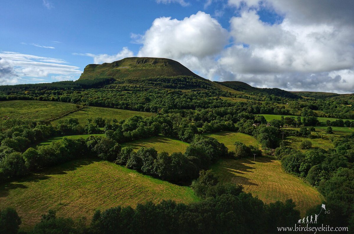 BirdseyeKite's tweet photo. The fields of #Fermanagh at #Benaughlin Mt https://t.co/k0B0qyaL5T