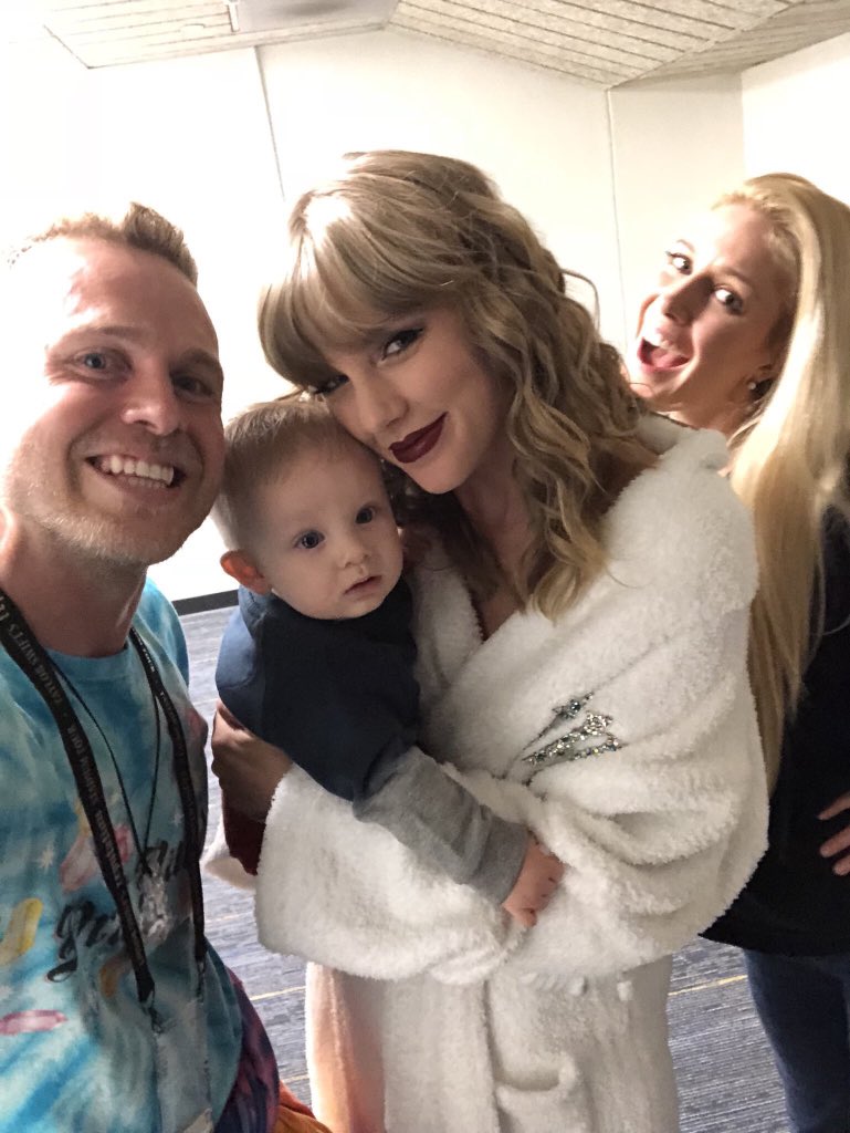 PopCrave's tweet photo. Speidi with Taylor Swift at the #repTourPadadena. https://t.co/bM4gJrf4G8