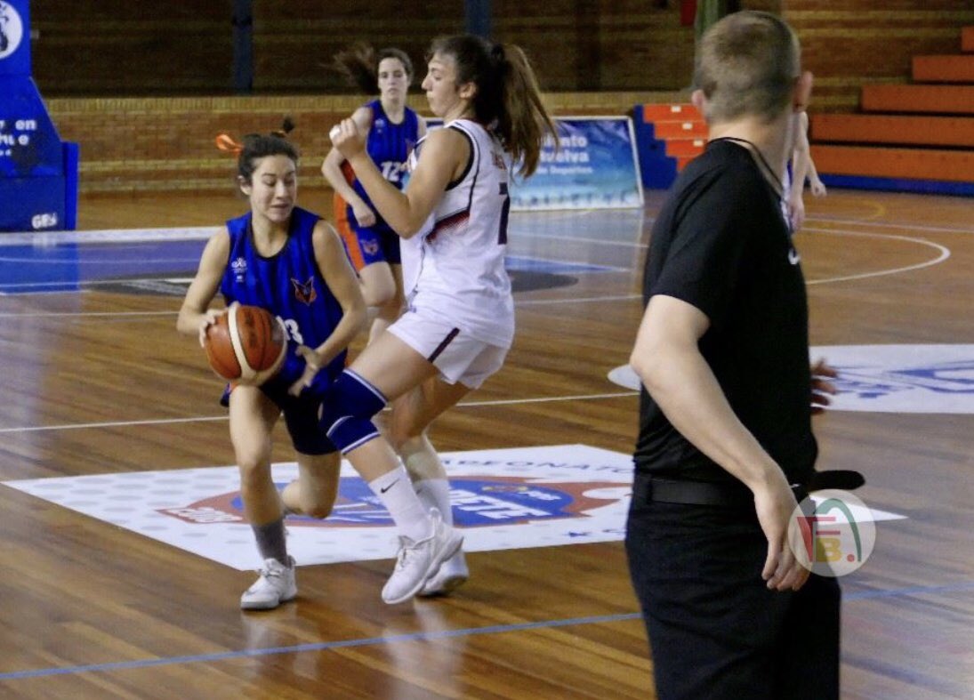 Somos unas verdaderas guerreras por estar aquí. Seguimos luchando, pero siempre juntas, EQUIPO 💙🧡 Mañana 19:30 vs CN Helios 💪🏽