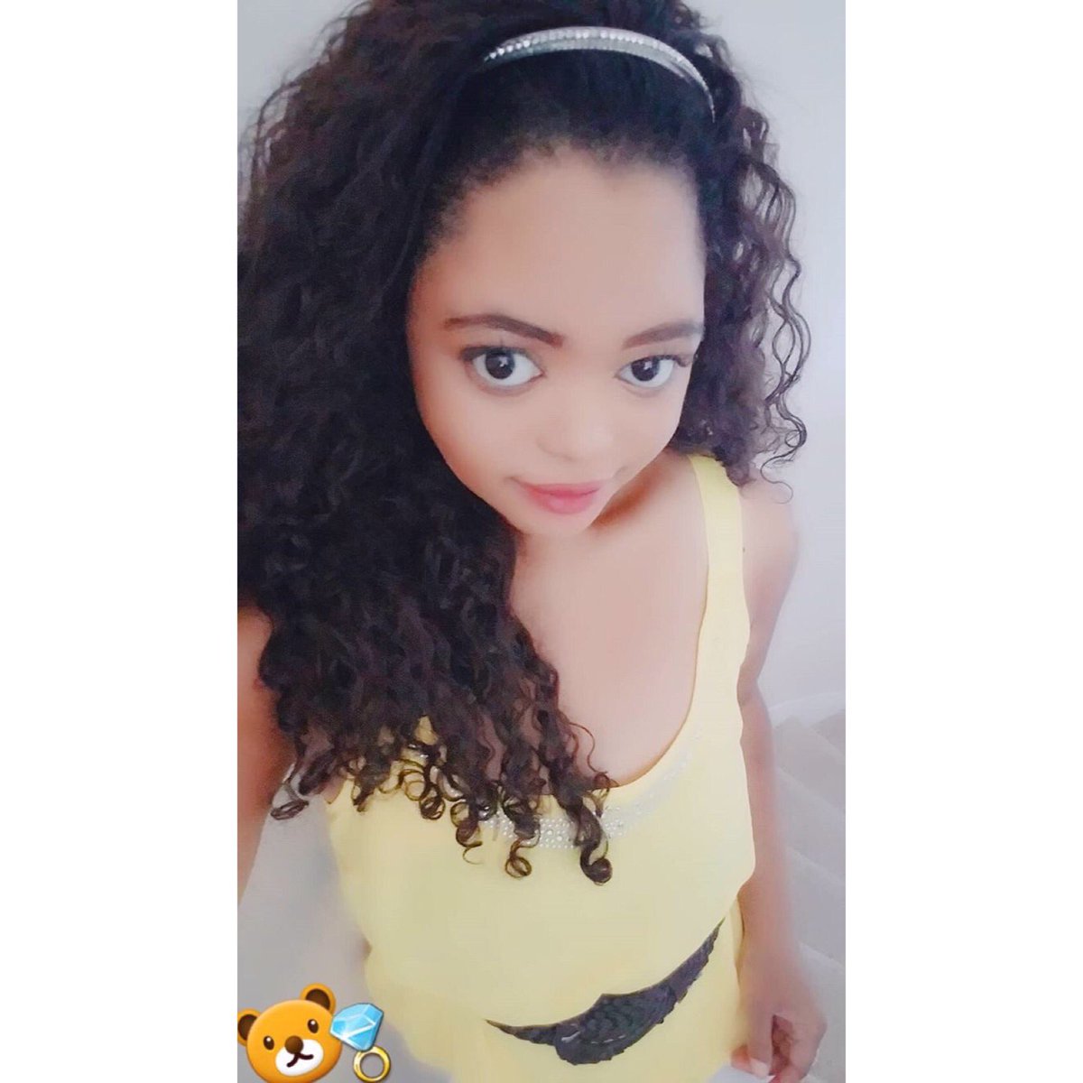 SimmonsKindra's tweet photo. Sunny🌞 on a Sunday!!! *smiles* #Love #SwipeMe https://t.co/8IqH40lghw