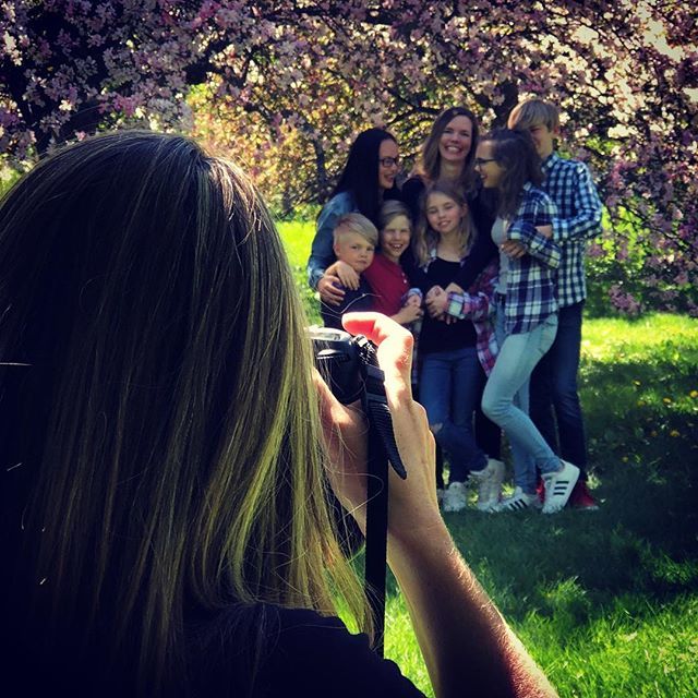 The great <a href="/jessica/">dark jessica</a>.thomas.photographer working magic with her camera. #friendswithtalent #bookher #longweekend ift.tt/2Li39bd