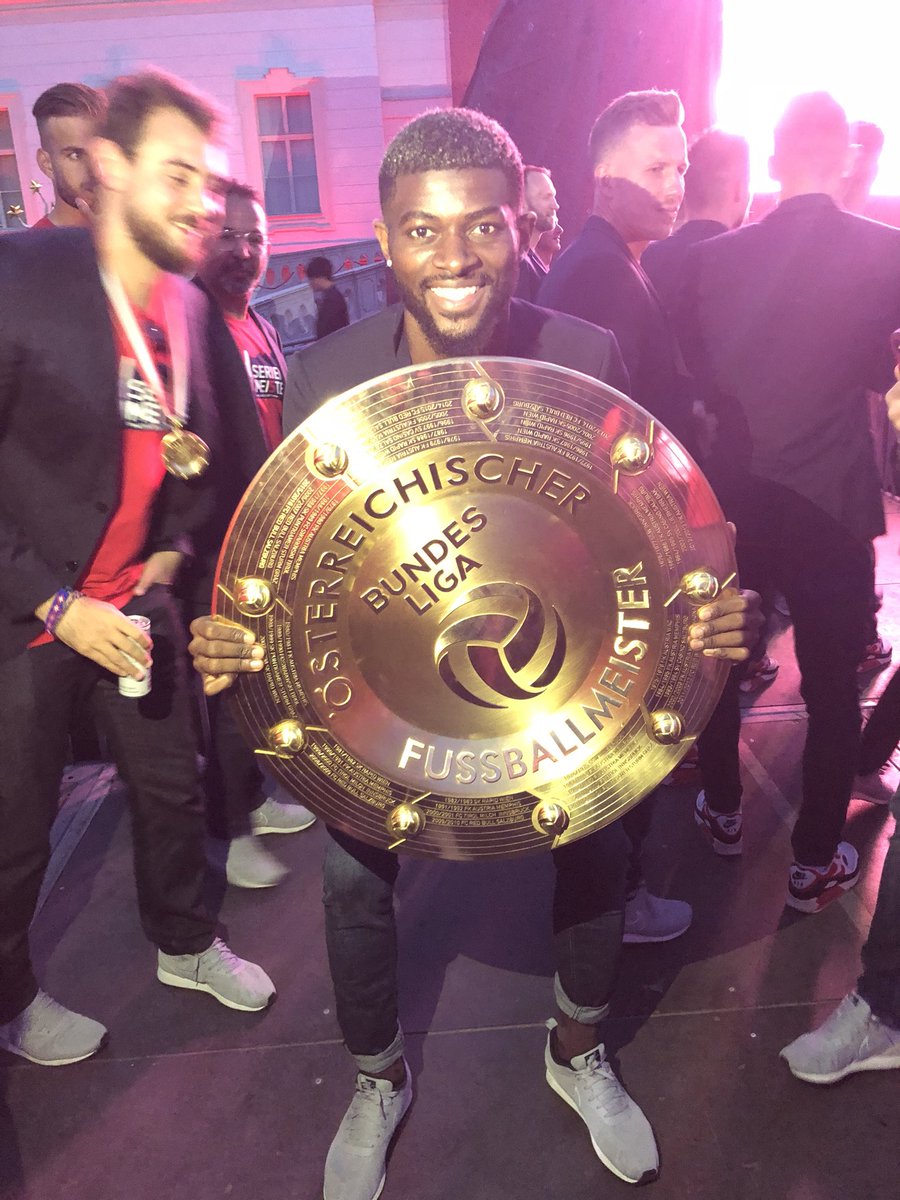 Jong22_'s tweet photo. Champion d’Autriche, magnifique saison 🏆🎉🎊🎇🙏🏾 #WeAreSalzburg #Champion 🏆🥇🇦🇹 https://t.co/rIdML4WVsl