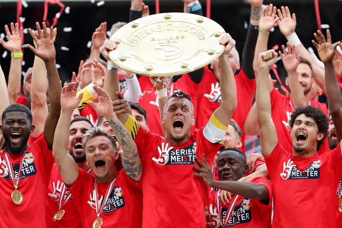Jong22_'s tweet photo. Champion d’Autriche, magnifique saison 🏆🎉🎊🎇🙏🏾 #WeAreSalzburg #Champion 🏆🥇🇦🇹 https://t.co/rIdML4WVsl