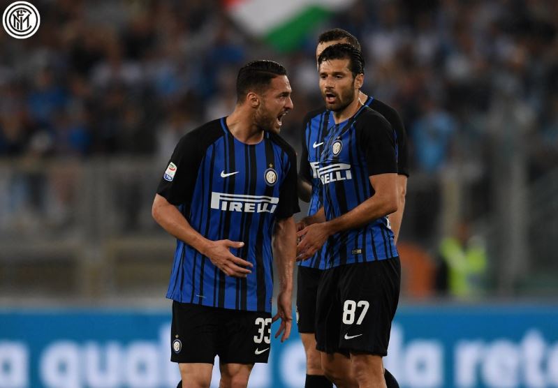 Footballogue's tweet photo. [#SerieA🇮🇹] LAZIO 2⃣-3⃣ INTER

⏱ FIN DU MATCH ! 

L'Inter s'impose dans un match lourd en suspens ! Les milanais finissent 4èmes et seront donc en LDC la saison prochaine !

#SASASR https://t.co/DbCHnqLNDC