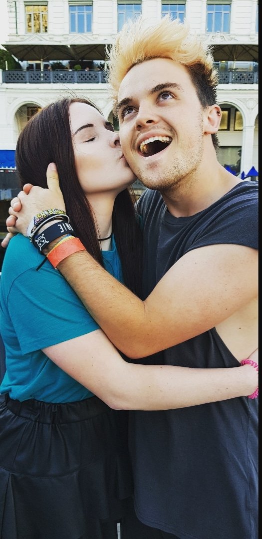fallinantonia's tweet photo. I'm hella late but honestly you boosted my confidence a lot since I met you and I'm just extremely greatful for that
Like just talking and having a joke was so great thanks mate love u

#ConfidentForChris https://t.co/NYGQsbSZ9o