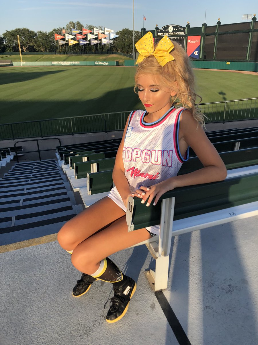 bella_ruggieri's tweet photo. go vote oo5 at @InsideCheer & if we win youโll have a chance at this SUPA cute jersey & other oo5 stuff , you know you want it ;)) #CGYS https://t.co/ZE7IS1Zh3I