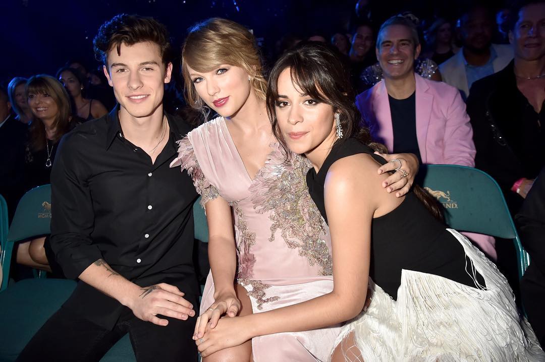 constanzaJPL's tweet photo. Ya cantaron YOUTH. Puedo morir tranquila #ShawnOneNightOnly #SHAWN_BBMAs #IVoteShawnBBMAs #BBMAs https://t.co/93vlITchLH