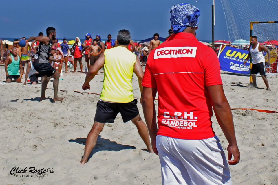 Joe013sp's tweet photo. A maior alegria de um mestre é ver o seu discípulo tb se tornar mestre.🌴⚽️✋🏊☀️ #vaitermagiasim #CPHbeachPG https://t.co/csP2n1y0mO