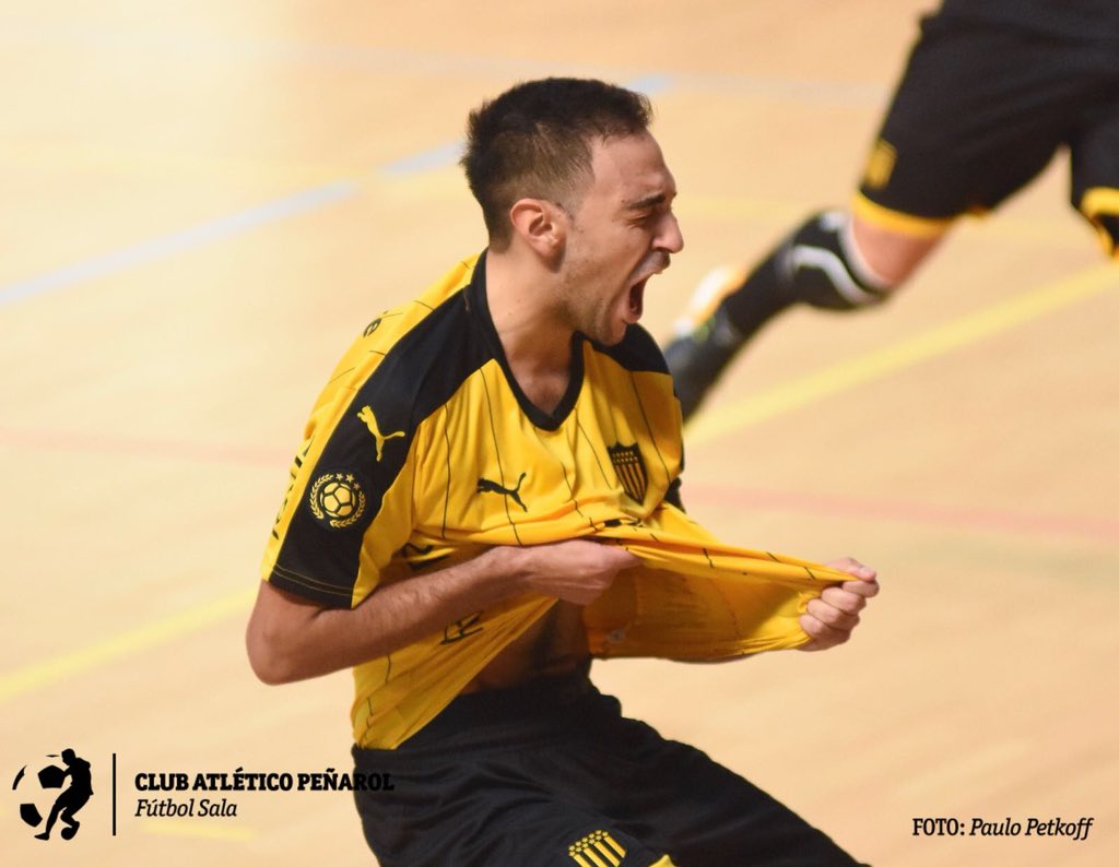 VictorManuelBR's tweet photo. Qué lo llevan adentro, cómo lo llevo yo!!! La Sub 20 de @FutbolSalaCAP jugó su peor partido, y así y todo, ganó nuevamente. Expreso al título. 7 de 7. https://t.co/NyGtHu5qlO