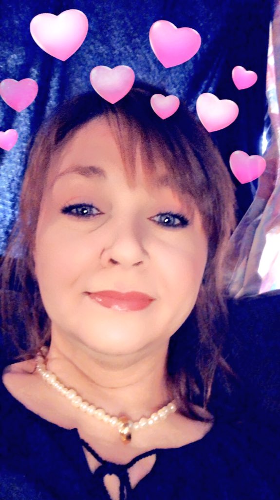 LombardErica's tweet image. And Now, I MUST say goodnight 💤😴😘🌙 to ALL.  #OverDidIt