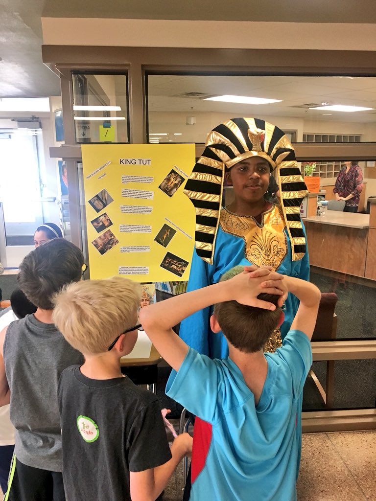 WW_3rd's tweet image. We were so impressed by the 5th Grade Wax Museum! 👏🏽 🗣🗯#kidsteachingkids #waxmuseum