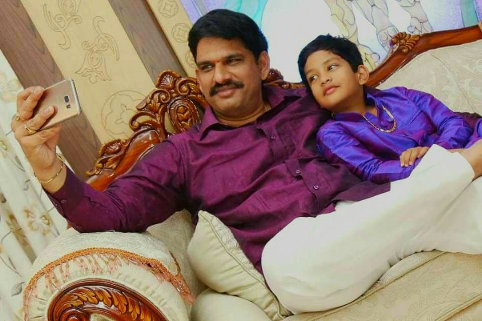 Bashirshaik5's tweet photo. మా యంగ్ డైనమిక్ MLA #ఏలూరి_సాంబన్న చిన్నకుమారుడు #మైనాంక్_తారక్ కు పుట్టిన రోజు శూభాకంక్షలు https://t.co/sn76StMSGq