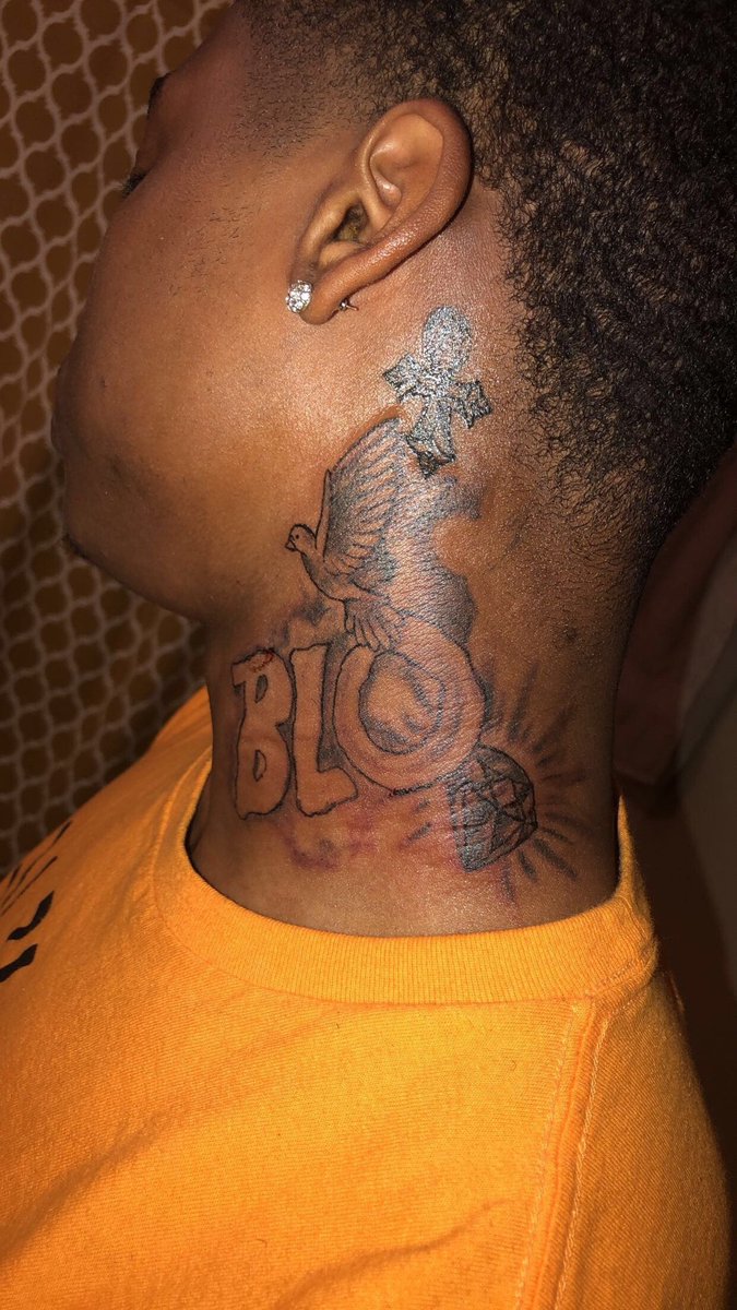 Bezzal_jay's tweet photo. This just the beginning my boy #BLO💎👼 #LiveThruMe https://t.co/NdwE0GiDW2