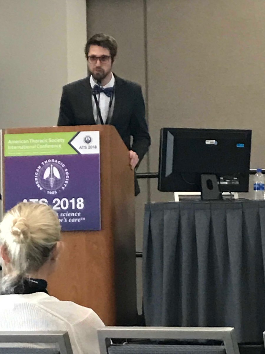 Matthias Loeckx shows that #PhysicalActivity #telecoaching can help to enhance PA levels up to 1 year after #pulmonaryRehab. Transfer to physiologic benefits not (yet) guaranteed. <a href="/KULeuvenPT/">KU Leuven PhysioTher</a> #ATS2018 <a href="/UZLeuven/">UZ Leuven</a>