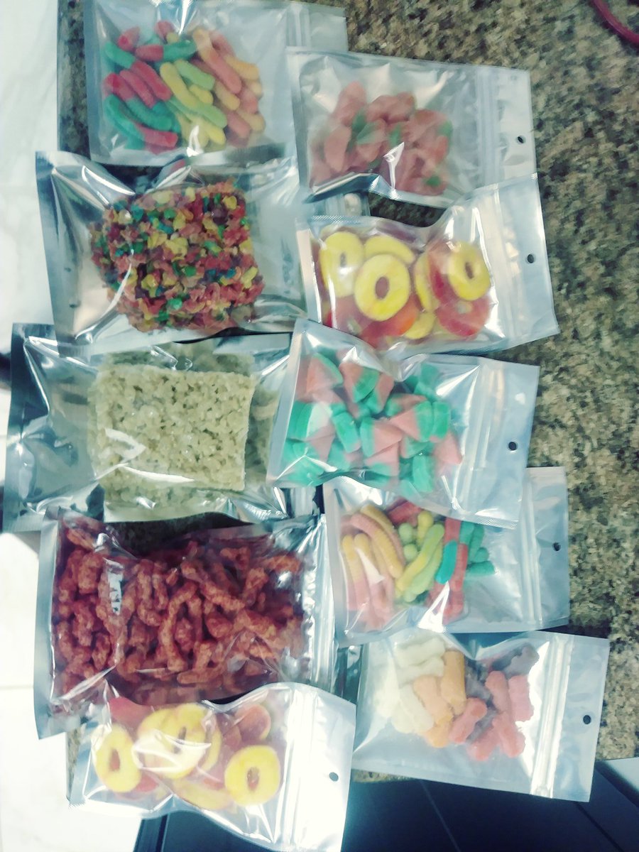 cryptish007's tweet image. I'm saving my lungs and my virginity. THC str8 to my blood stream.