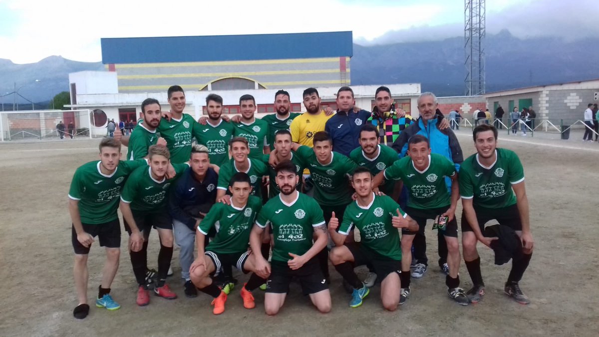 CDIZNALLOZ's tweet photo. ASCENSO DEL IZNALLOZ a PRIMERA ANDALUZA https://t.co/vgPDTfP7Me