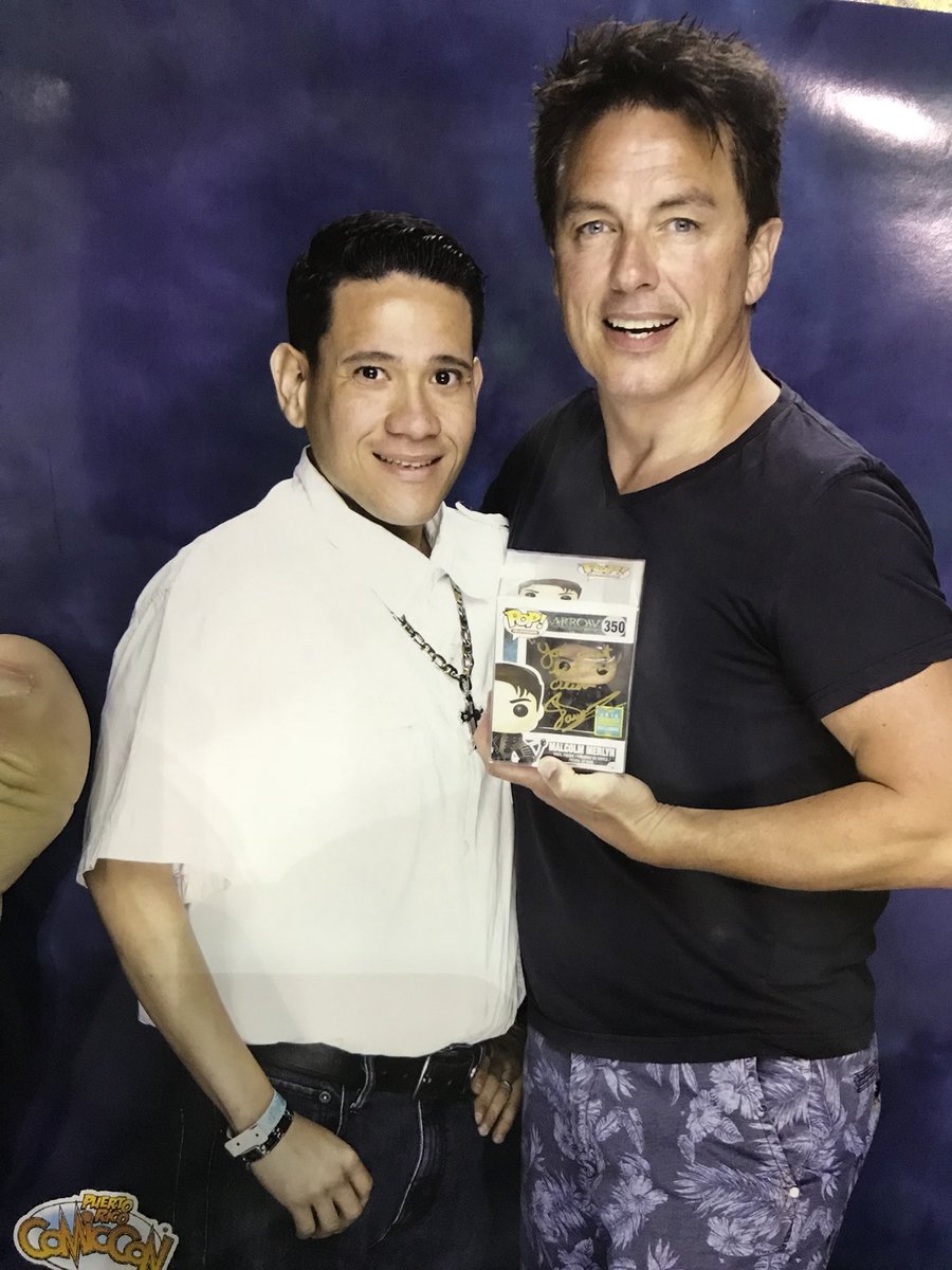 hellstormpr's tweet photo. Itโs was a honor and pleasure to meet you sir @JohnBarrowman finally one of my goals itโs come truth . Thanks @PRCOMICCON #malcommerlin #arrow #PRCC2018 https://t.co/YfzgCjKKne