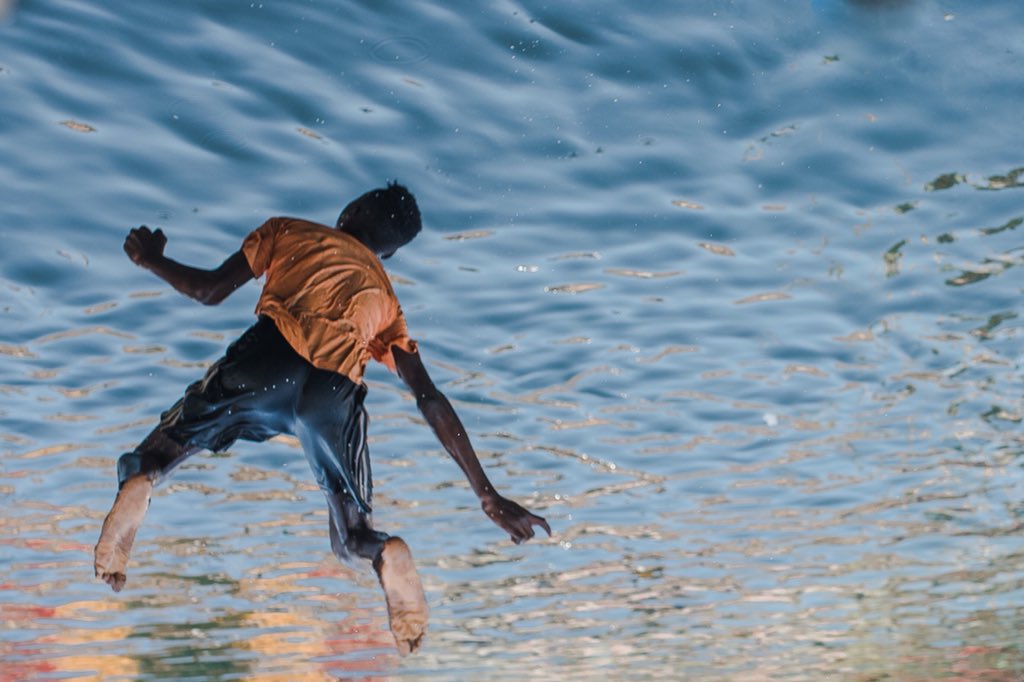 arabatheartist's tweet photo. Captured:: 
a young man, learning to take flight. https://t.co/317X0ynEZn