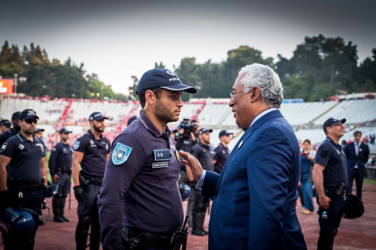 antoniocostapm's tweet photo. Cumprimento as forças de segurança pelo trabalho extraordinário que efetuaram para que a festa da Taça de Portugal decorresse sem incidentes de maior. Trabalhamos para que na próxima época desportiva entre em vigor um quadro legislativo mais robusto contra a violência no desporto https://t.co/PqdJqeXGIj