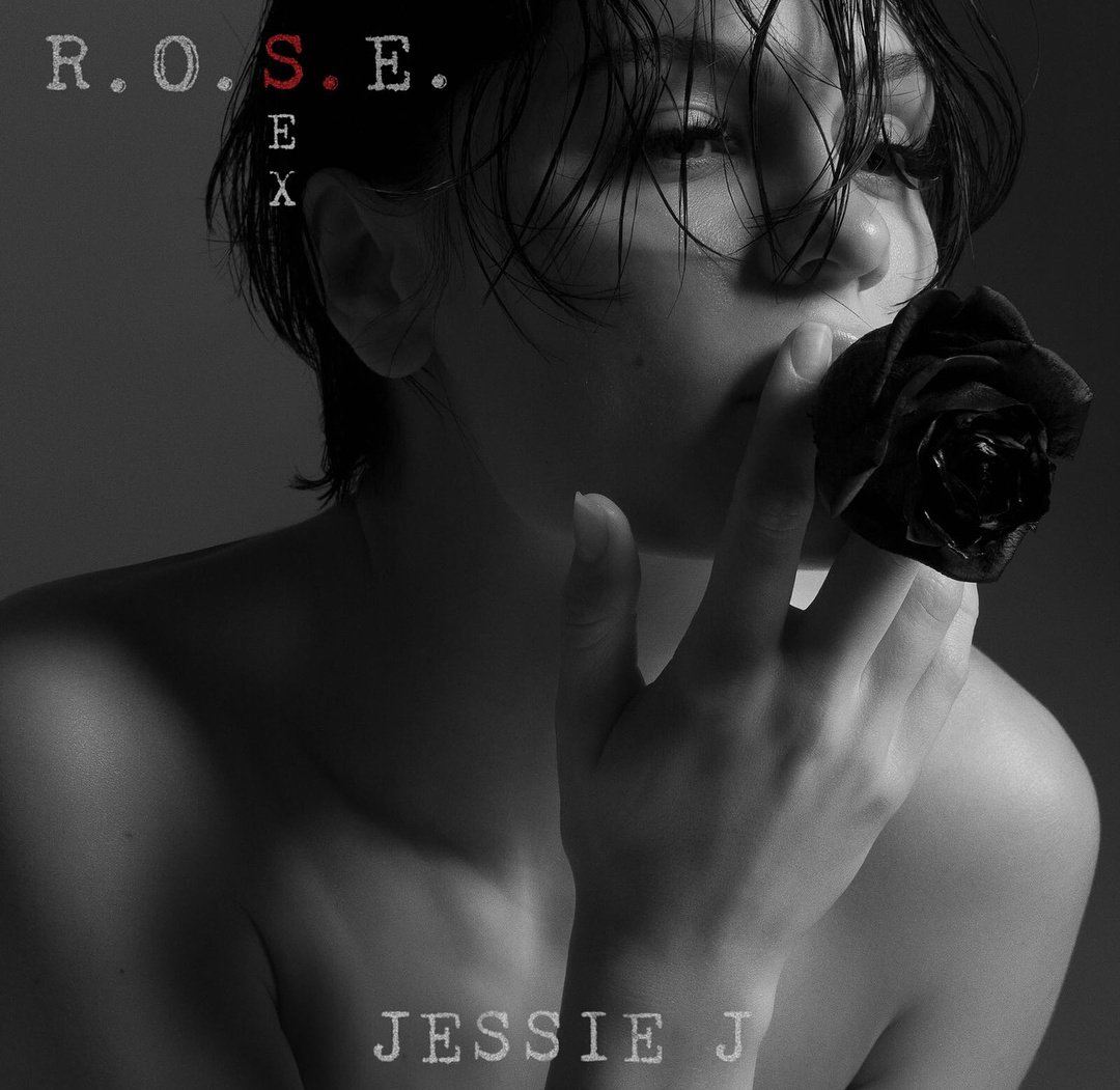 defendingdaniel's tweet photo. this amazin' talented lady @JessieJ stole my wig and burned it! 🔥 her new vibes are fresh, honest and touching! I love every song I already heard from 'Not My Ex' to 'I Believe In Love' or 'Someone's Lady'! ❤ #JessieJ #ROSE #Queen #SomeonesLady https://t.co/LSTgWRlt39