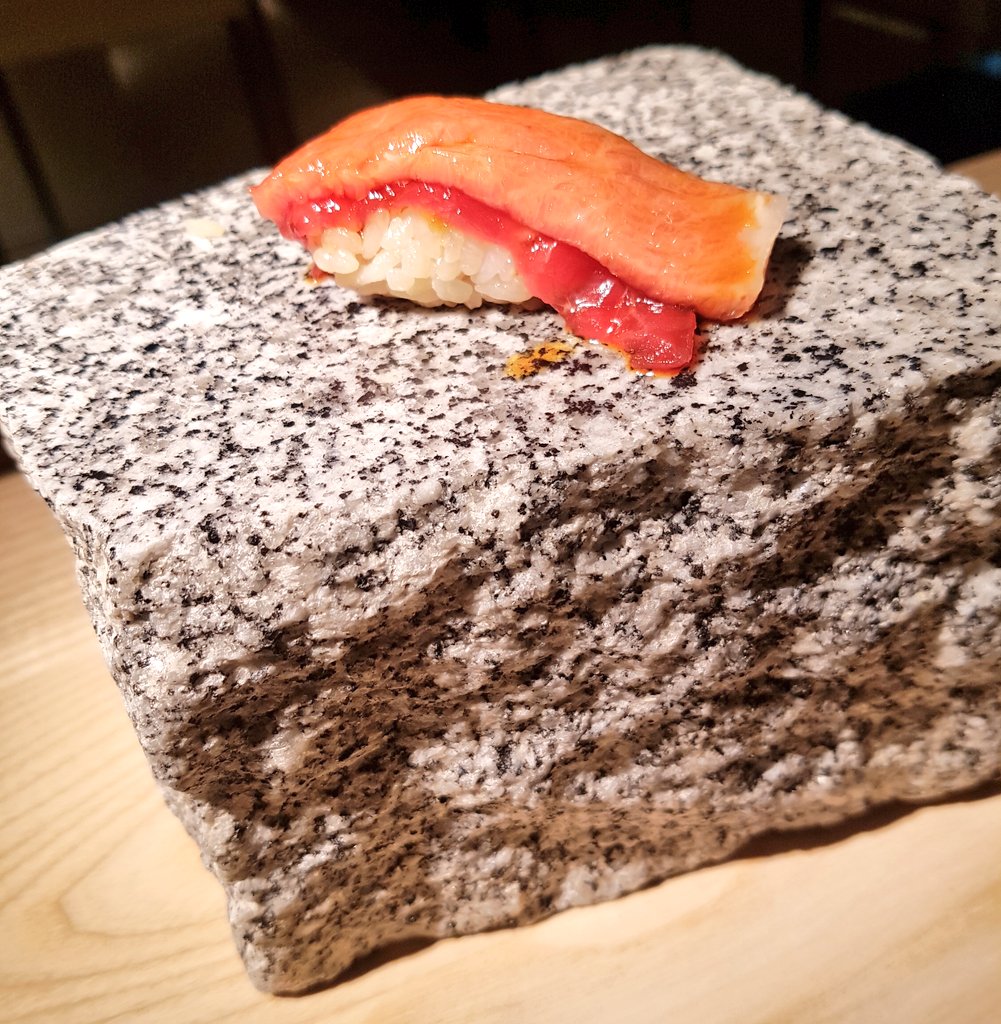 EdyCostero's tweet photo. 99 KÕ la barra de sushi más exclusiva de Madrid. La niña bonita de @99SushiBar lujo de platos, mezcla de tradición y vanguardia
#Madrid #sushi #sushitime 
#QuéVisitar #food #gastronomie 
#99ko #restaurante #BeUnique https://t.co/uiwmaxZB7I