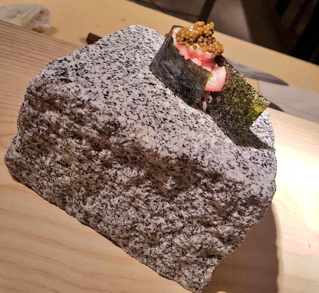 EdyCostero's tweet photo. 99 KÕ la barra de sushi más exclusiva de Madrid. La niña bonita de @99SushiBar lujo de platos, mezcla de tradición y vanguardia
#Madrid #sushi #sushitime 
#QuéVisitar #food #gastronomie 
#99ko #restaurante #BeUnique https://t.co/uiwmaxZB7I