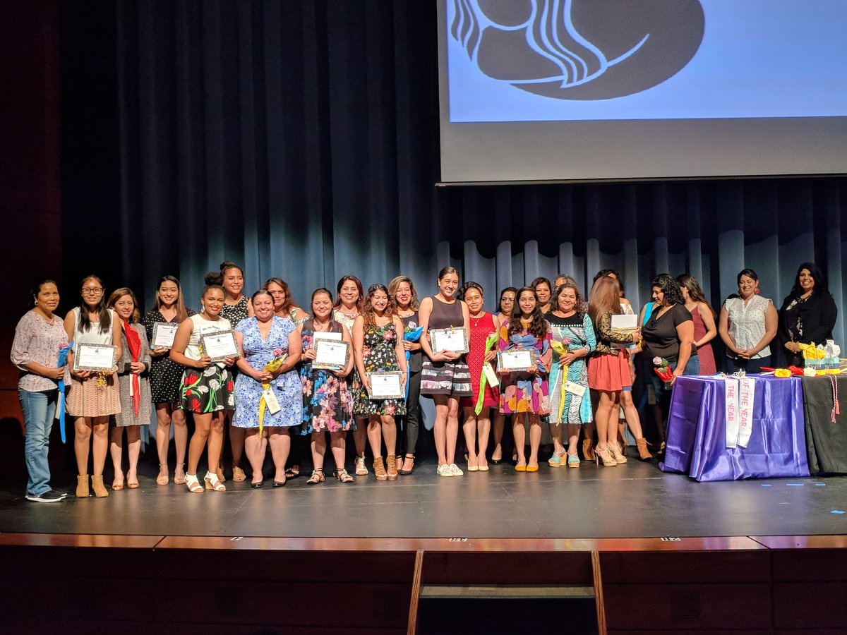 ConMiMADRE's tweet photo. Congrats to our #classof2018 seniors! You did it! #CMMGraduation #RaisingExpectations #ohtheplacesyoullgo https://t.co/9fDySmItlu