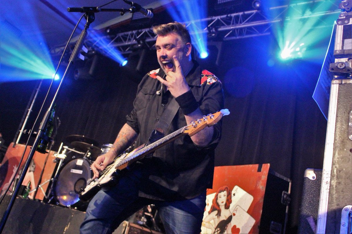 Webfm_tv_'s tweet photo. Gezellige muzikale feestavond voor iedereen uit Maas en Waal en verre omstreken.
Foto's: Reinier. Meer foto's op https://t.co/skrPjAyv3L https://t.co/d1cSnX5Tg0