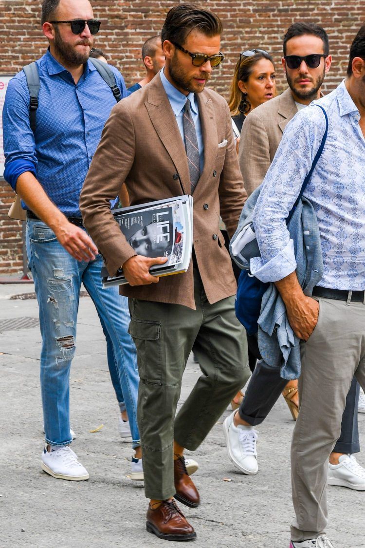 Otokomae 男前研究所 カーゴパンツでメンズコーデを武骨に演出 機能性を重視したカーゴ ポケットなど その武骨なデザインから男らしさあふれる着こなしを作るのにうってつけのカーゴパンツ 詳細はこちら T Co Lr6uwownp1