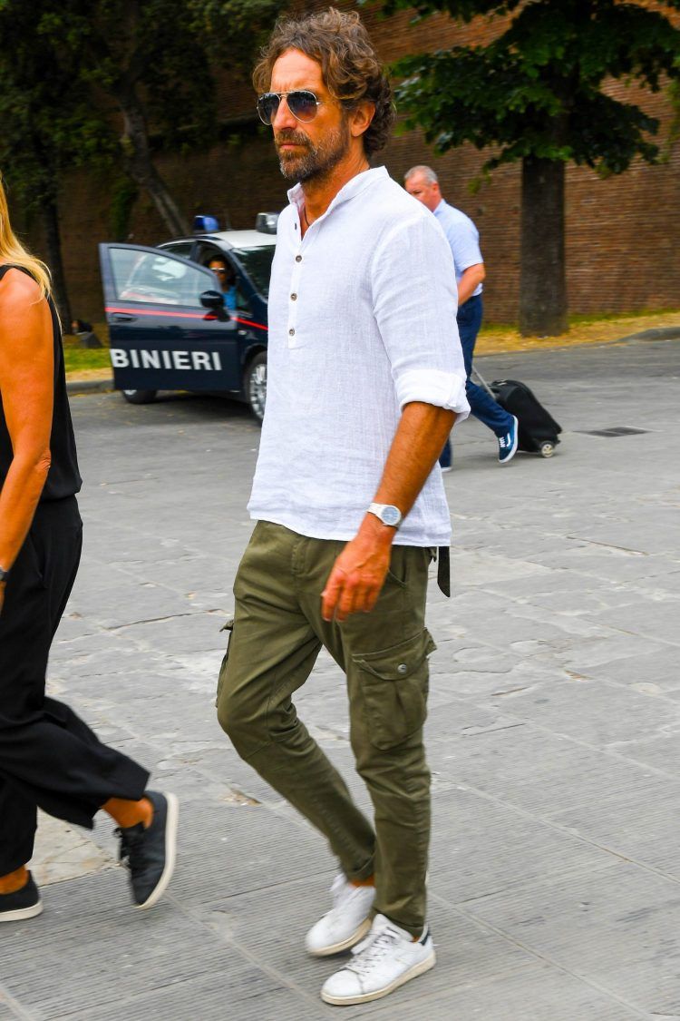 Otokomae 男前研究所 カーゴパンツでメンズコーデを武骨に演出 機能性を重視したカーゴ ポケットなど その武骨なデザインから男らしさあふれる着こなしを作るのにうってつけのカーゴパンツ 詳細はこちら T Co Lr6uwownp1