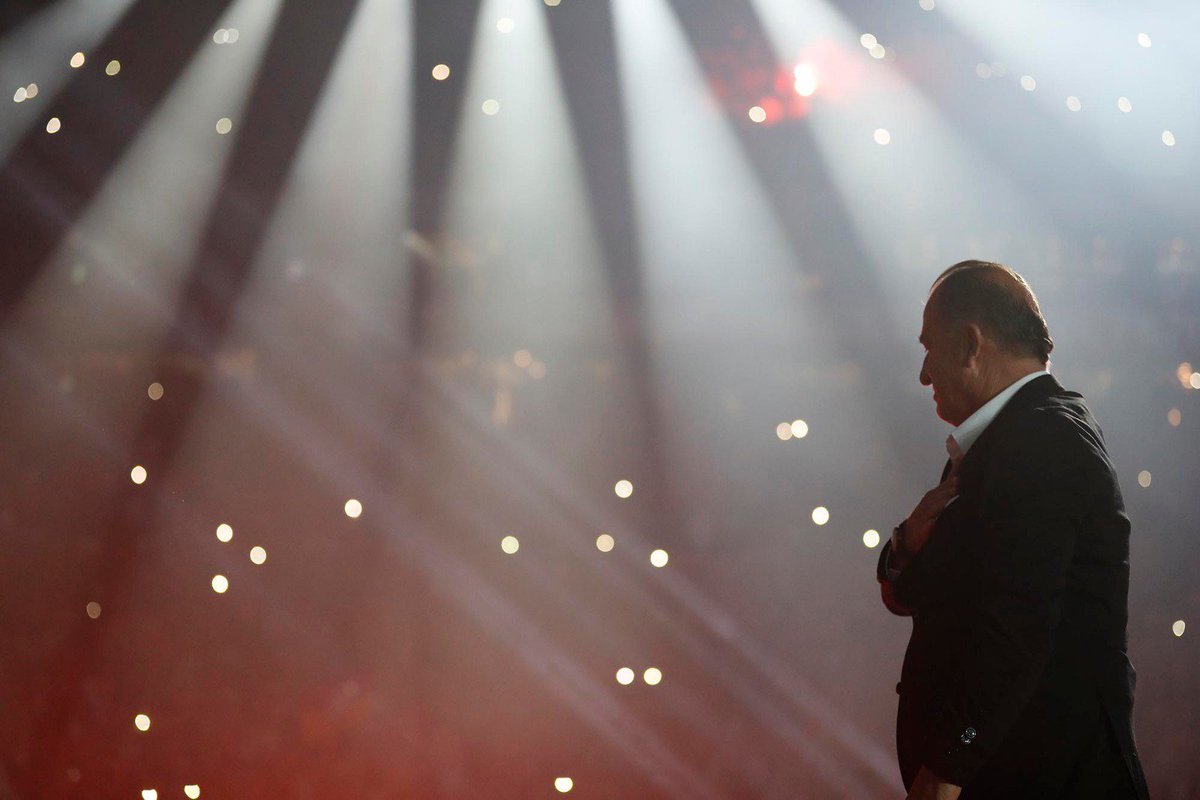 İyi geceler Şampiyon Galatasaray Ailesi!