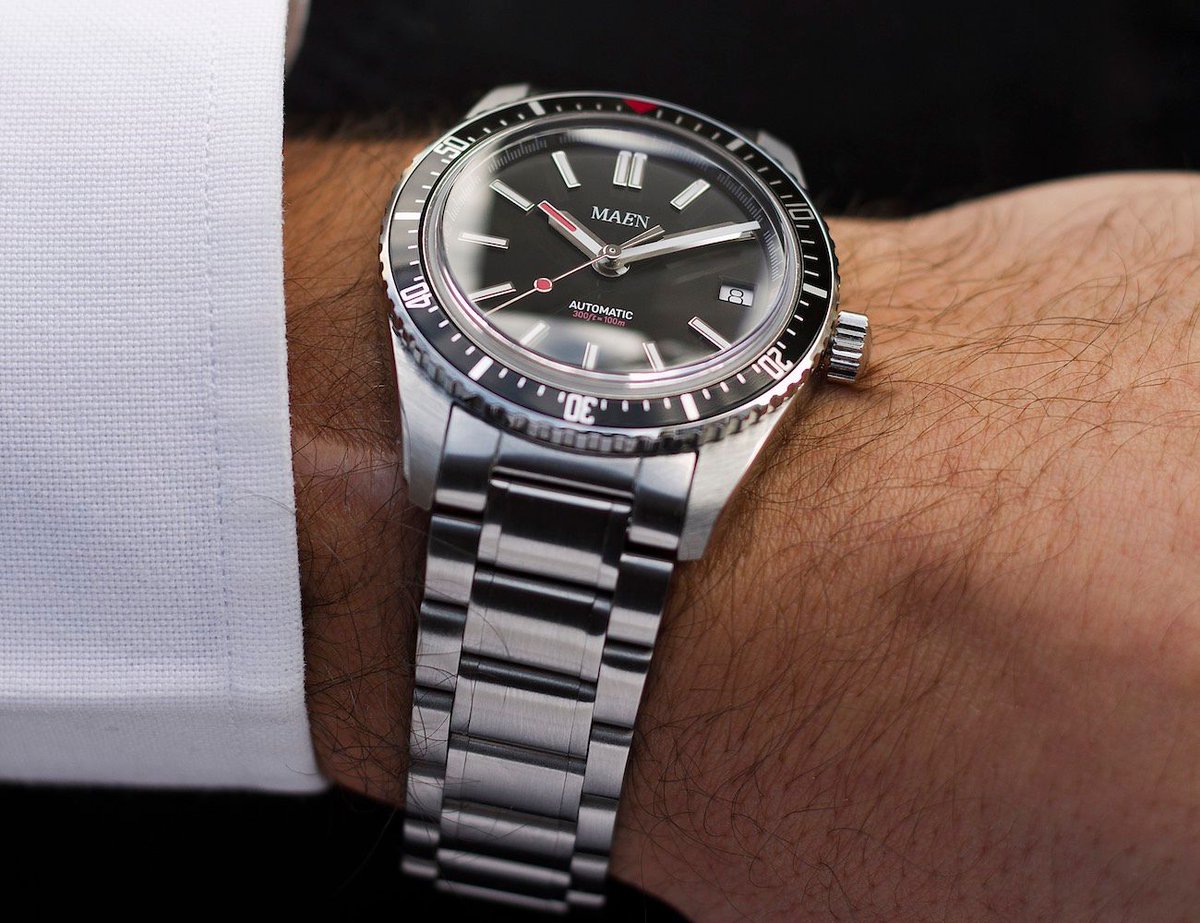 vintage style diver watch