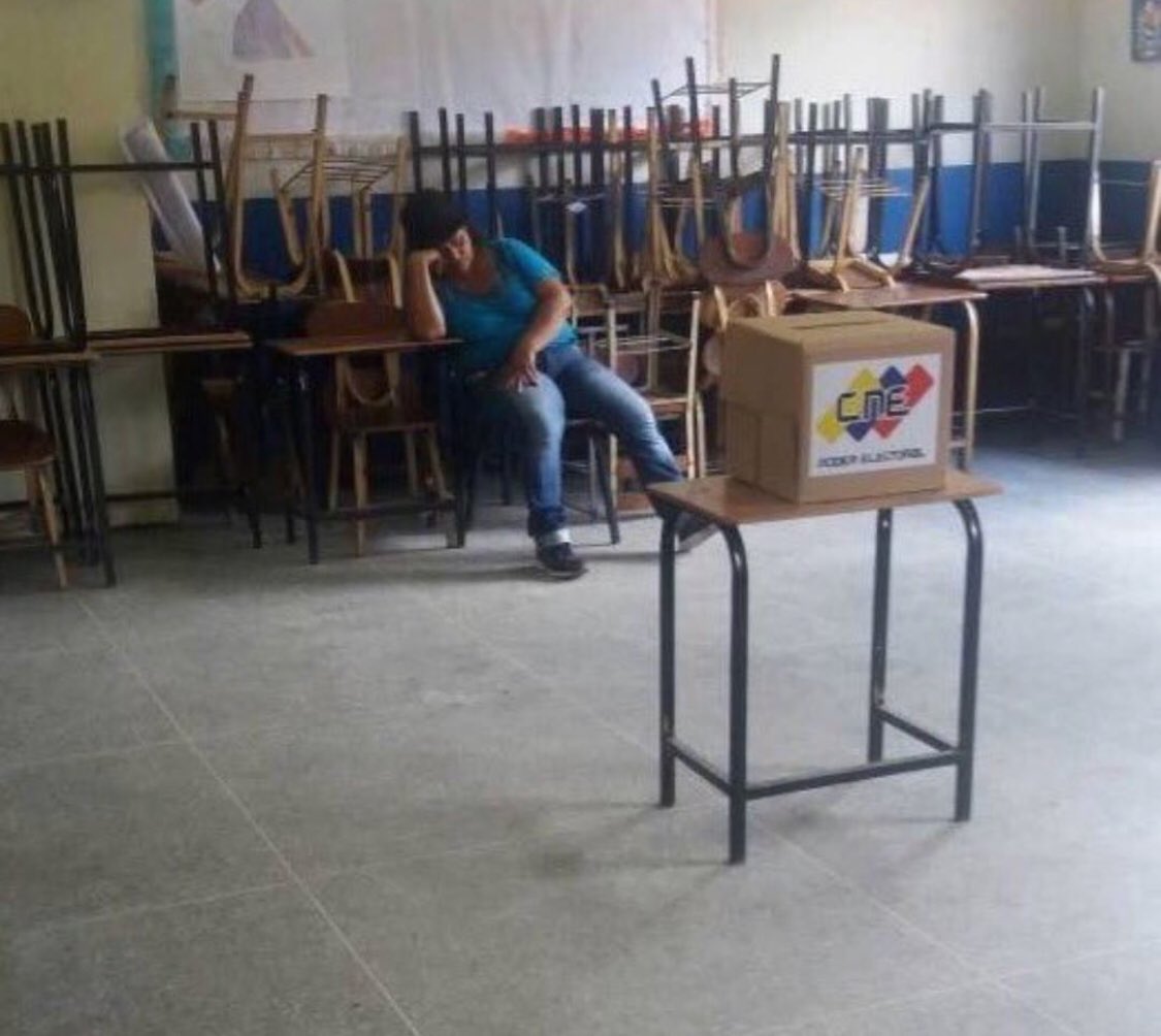 LuisOlavarrieta's tweet photo. IMÁGENES DEL DIA | #SiestaDemocrática https://t.co/C4xmZjrWWh