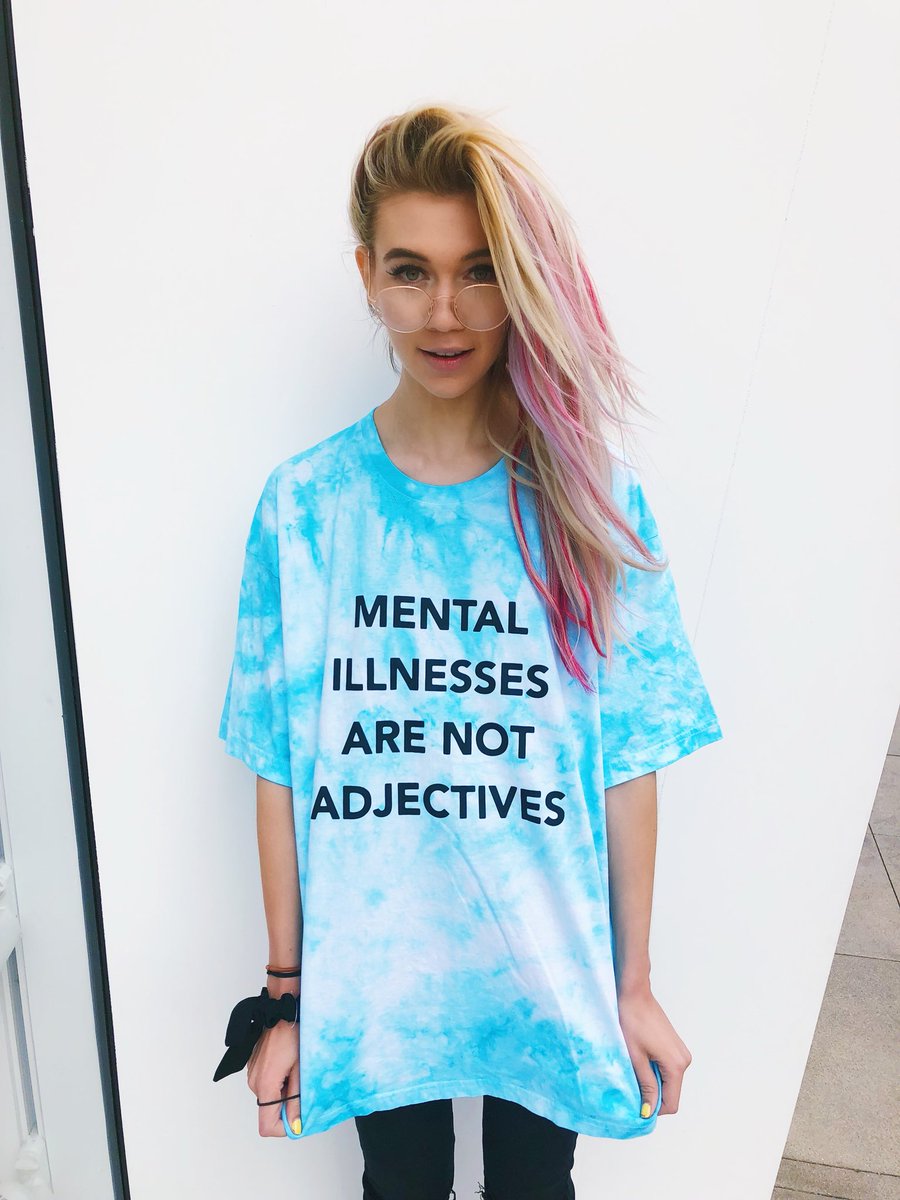SWIFTCESSlON's tweet photo. I'm voting @jessiepaege for #ChoiceFemaleWebstar like, why wouldn't you vote for her? (Look at all those shirts) https://t.co/5f41LnzxQL