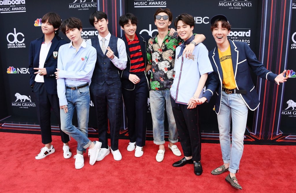 alexandergold's tweet photo. I want everything @BTS_twt is wearing on the #BBMAs red carpet. 🤩 https://t.co/P3lULVNqxH