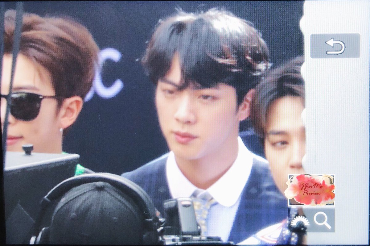 JJin92_'s tweet photo. 180520 BBMAs

#iVoteBTSBBMAs 
#진 #석진 #JIN https://t.co/jGVA88PC85