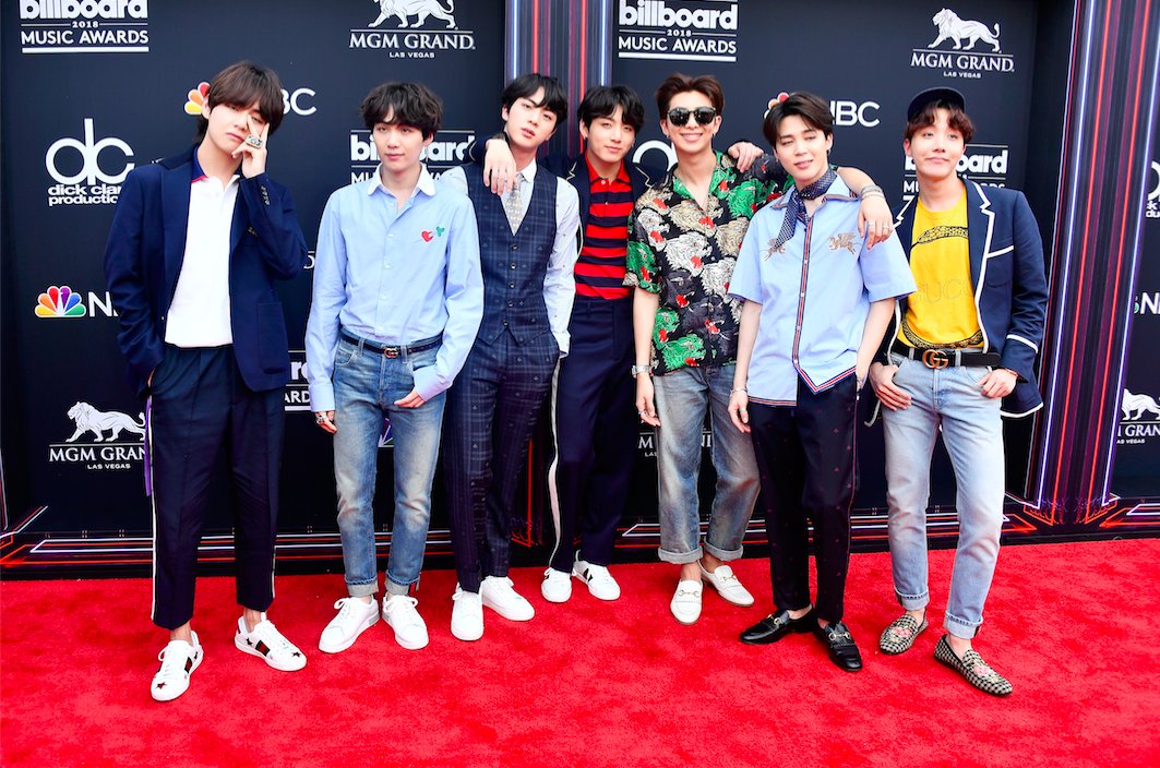 thuthao0901's tweet photo. I vote for @BTS_twt for the #iVoteBTSBBMAs https://t.co/vo6WeVIGwR