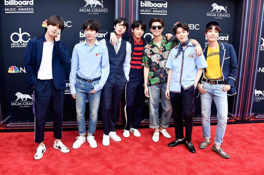 MariaAlonndra's tweet photo. I'm ready to see #BTS_BBAMAs @BTS_twt @ARMYChile https://t.co/P68JmsKooR