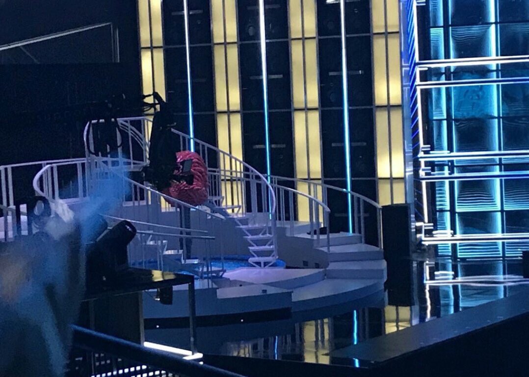 Ariana___PT's tweet photo. Fotos do palco onde a Ariana irá atuar hoje à noite na cerimónia dos #BBMAs https://t.co/A4ZW36bpUi