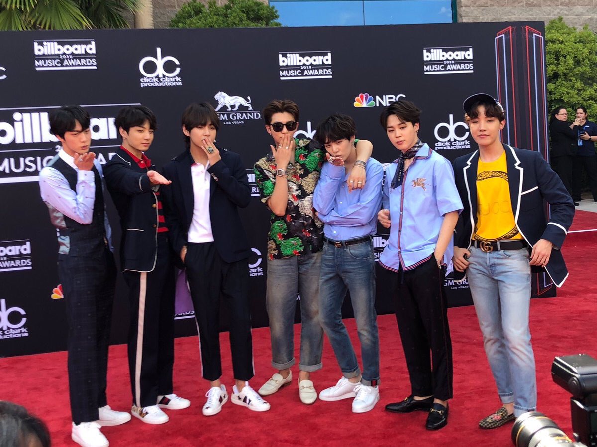 _fedhr_'s tweet photo. Los amo con todas las fuerzas y equilibrio del universo 
#iVoteBTSBBMAs @BTS_twt https://t.co/mRXOOqWhaU