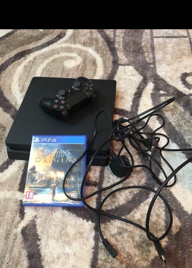 sooq777's tweet photo. للبيع سوني 4 سليم ١٠٠٠قيقا 
معه شريط واحد 
ويد واحده 
فيه تعليق خفيف ميذكر 
سوم وصل ٩٣٠
لبيع قريب 
تواصل وتس اب /0567664911
الموقع بريده https://t.co/cY7d9Eoy4b